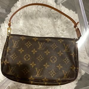 Louis Vuitton pochette